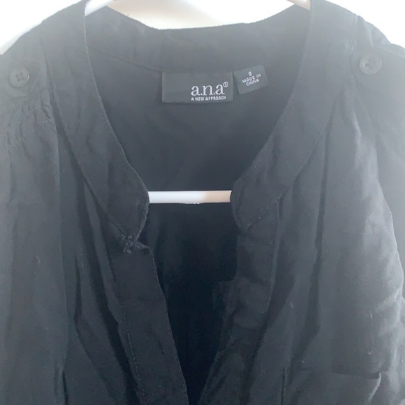 Black Tank With Buttons - Picture 4 of 5